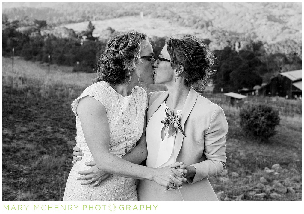 same_sex_Lesbian_wedding_27